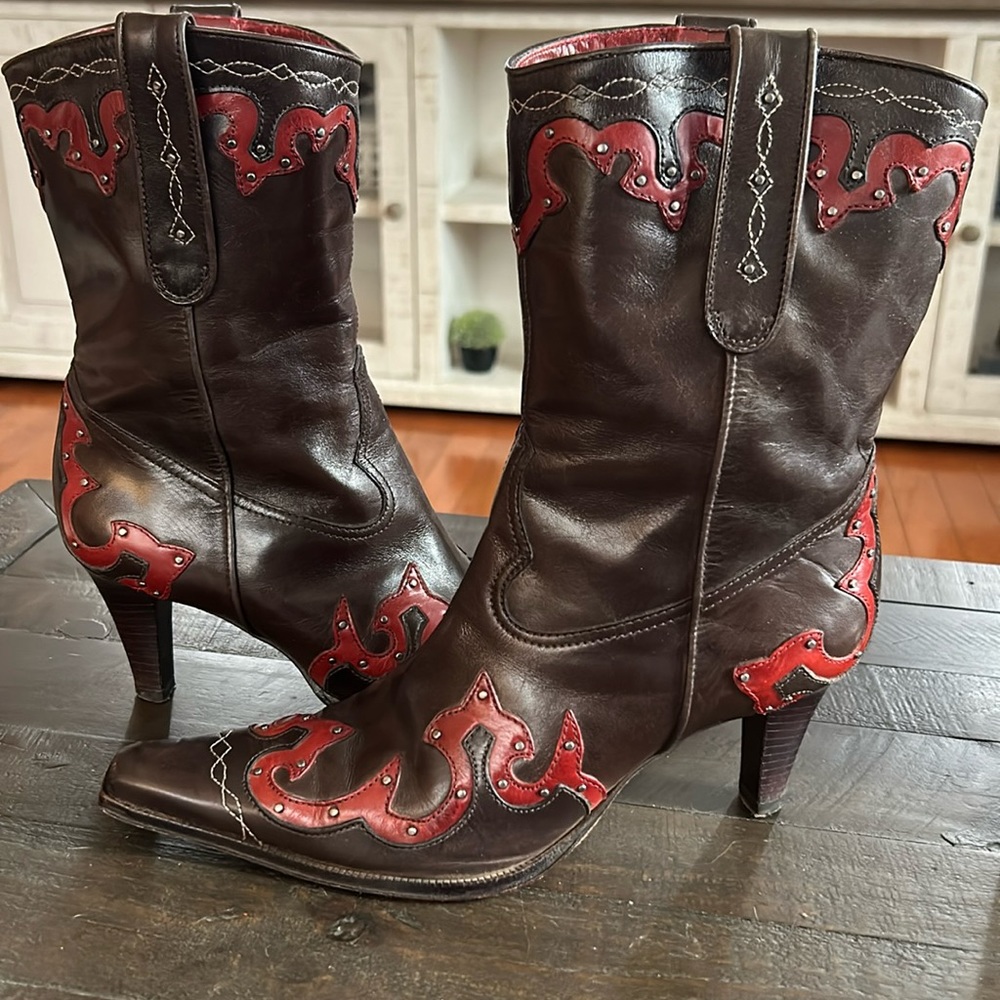 ANTONIO MELANI WESTERN BOOTS. Size 8 used.